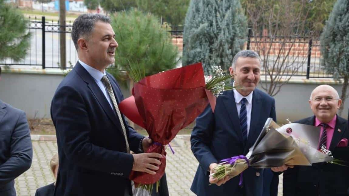 MEB Bakan Danışmanı Sayın Yüksel ARSLAN ve Öğretmen Atama Daire Başkanı Sayın Mehmet GÜRSOY okulumuzu ziyaret etti